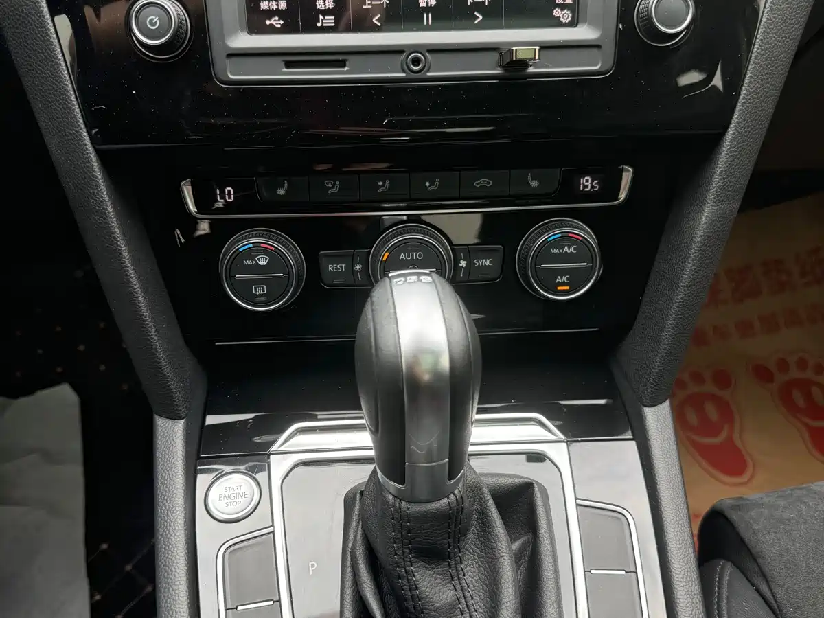 Volkswagen Magotan 2017 380TSI DSG Luxury фото 17