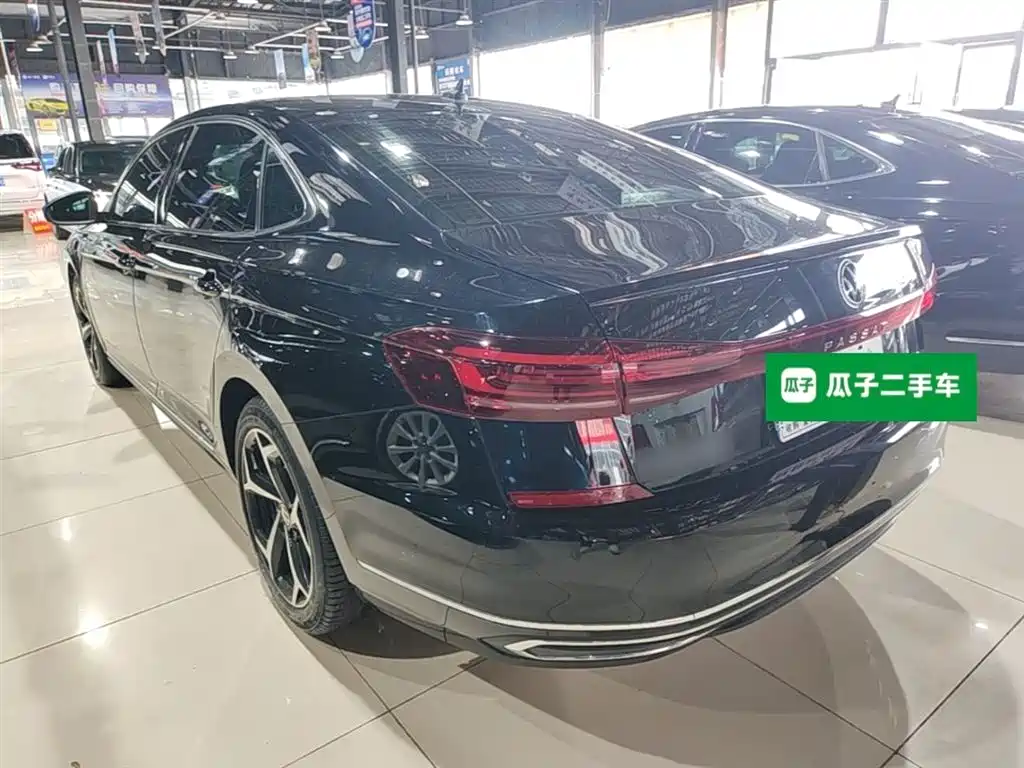 Volkswagen Passat 2023 330TSI Starlight Elite Edition фото 5