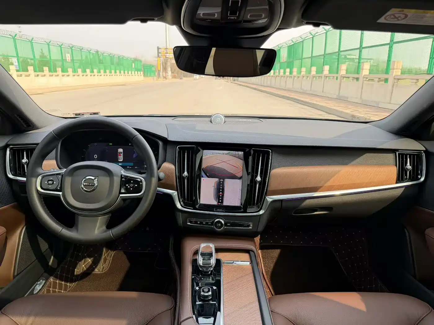 2025 Volvo S90