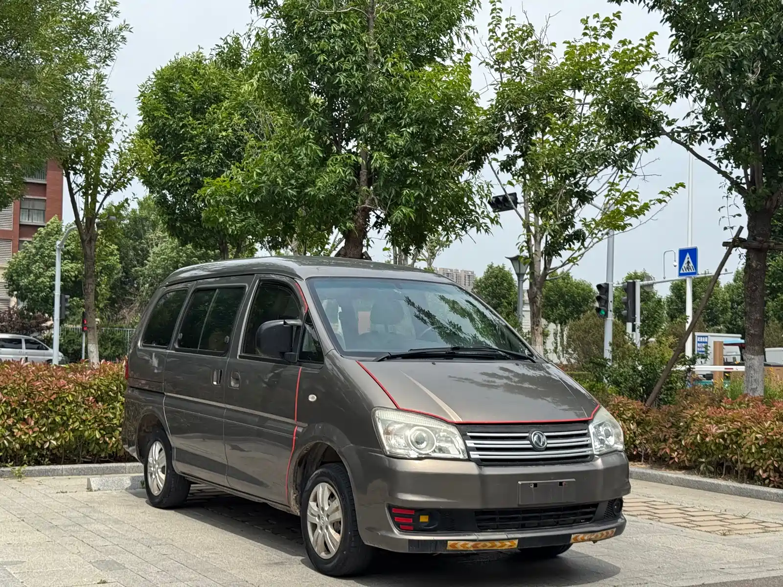 صورة 3 - Dongfeng Fengxing Lingzhi