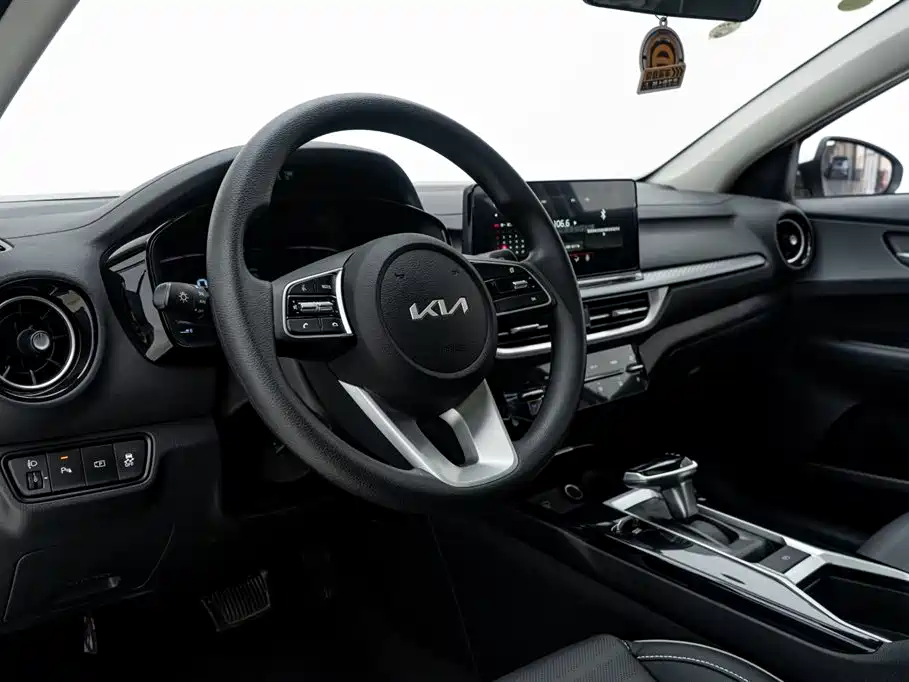 Kia K3 2024 1.5L CVT Comfort Premium Edition фото 18