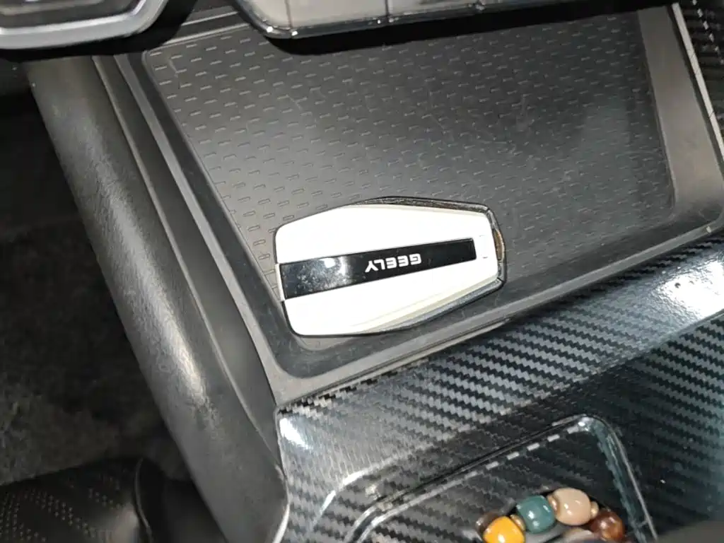 Фото 9 - Geely Preface