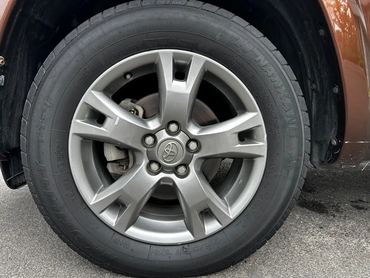 Toyota RAV4 Rongfang 2013 Special Edition 2.4L Auto AWD Prestige фото 28