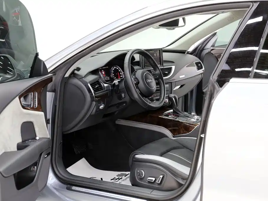 Фото 6 - Audi A7