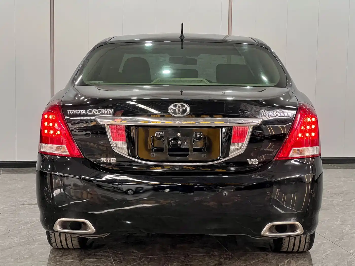 Фото 6 - Toyota Crown