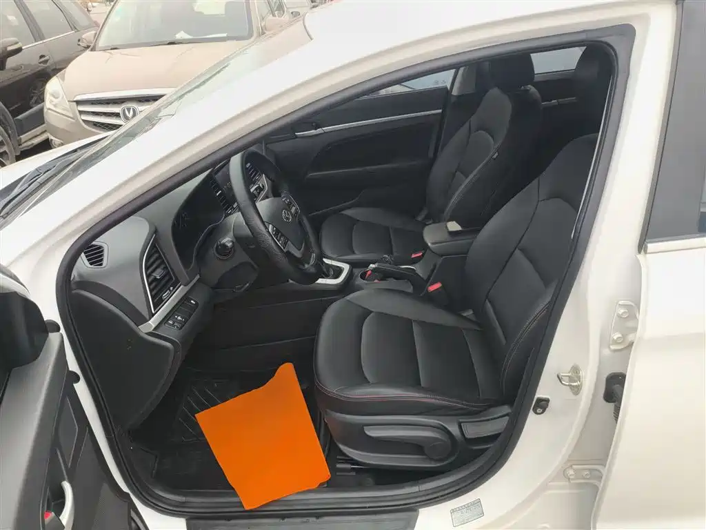 Hyundai Elantra 2018 1.6L Automatic 15th Anniversary Special Edition фото 11
