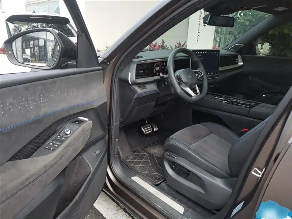 Volkswagen Teramont 2025 Teramont Pro 450TSI 4WD Summit Edition фото 23