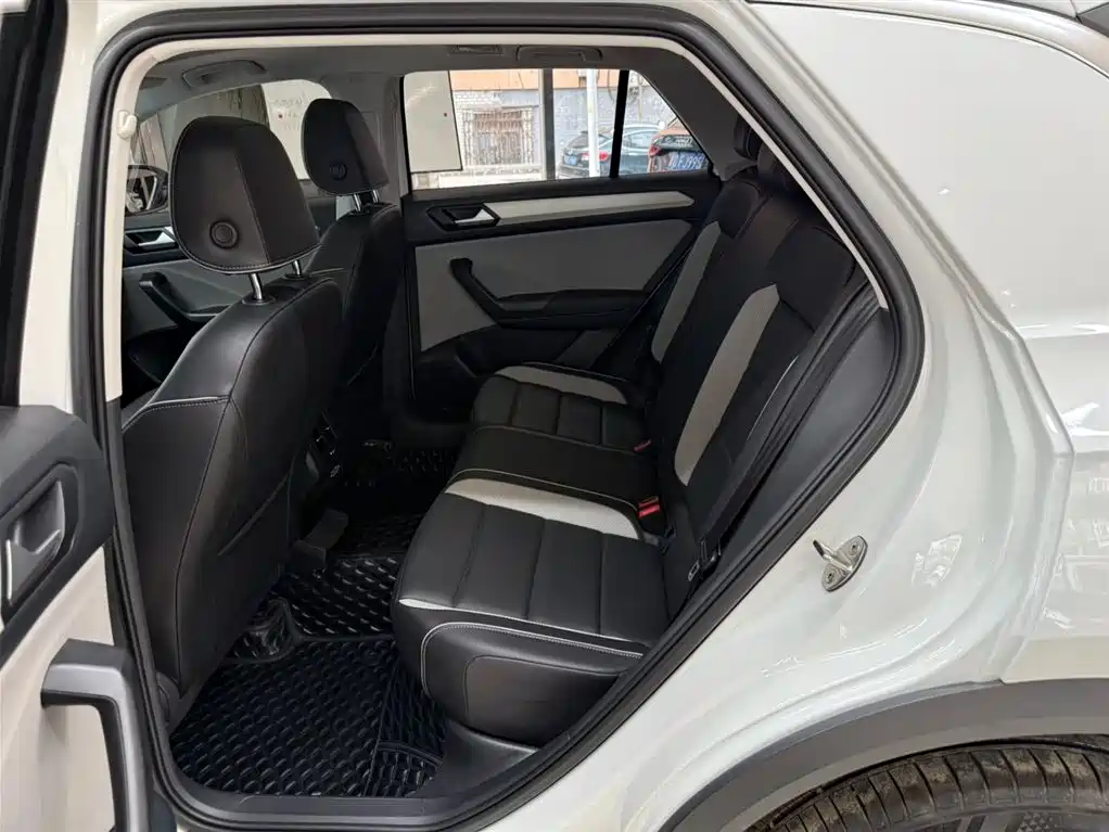 Volkswagen T-ROC 2023 280TSI DSG 2WD Time Edition фото 18