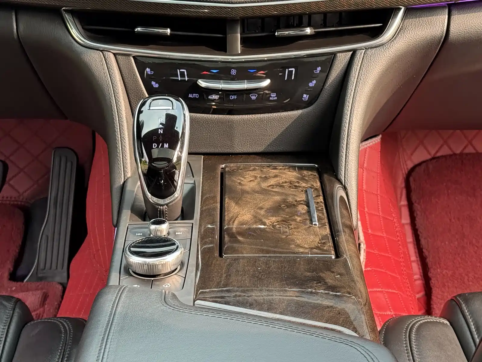 Фото 21 - Cadillac CT6