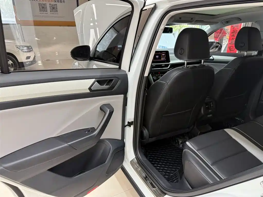 Volkswagen T-ROC 2023 280TSI DSG 2WD Time Edition фото 17