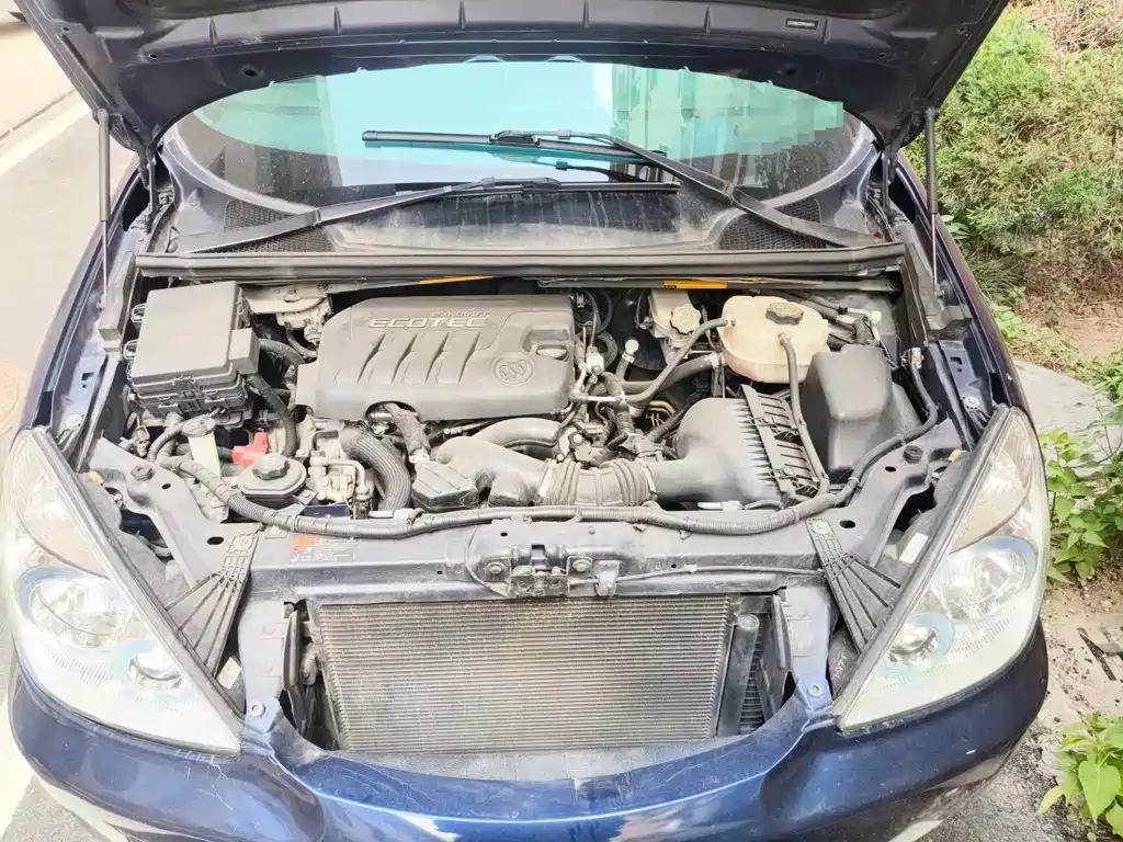 Photo 3 - Buick GL8