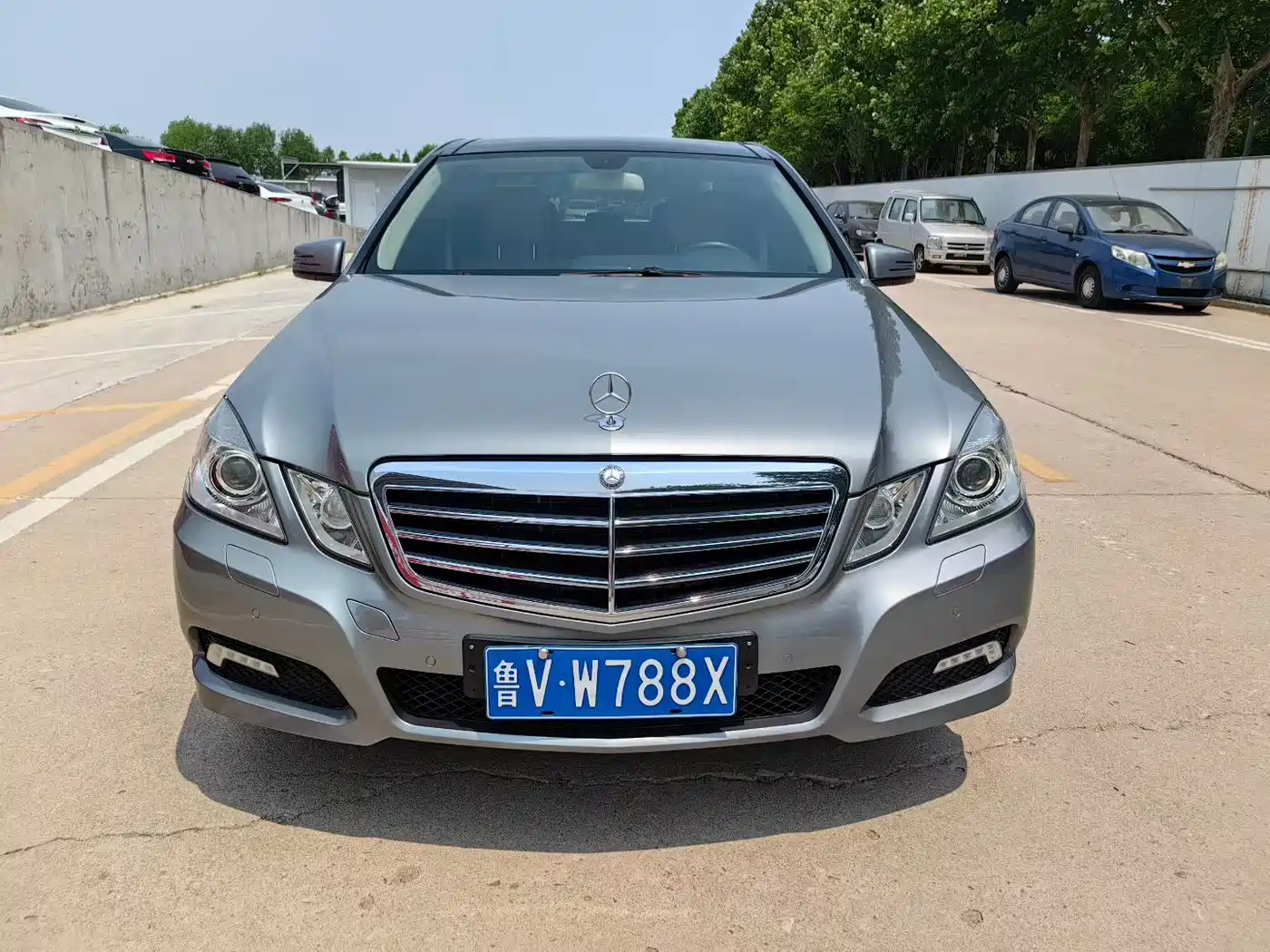 Mercedes-Benz E-Class (Import) 2010 Model E 300 Elegance Luxury Edition фото 2