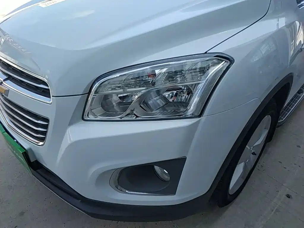 Фото 24 - Chevrolet Trax