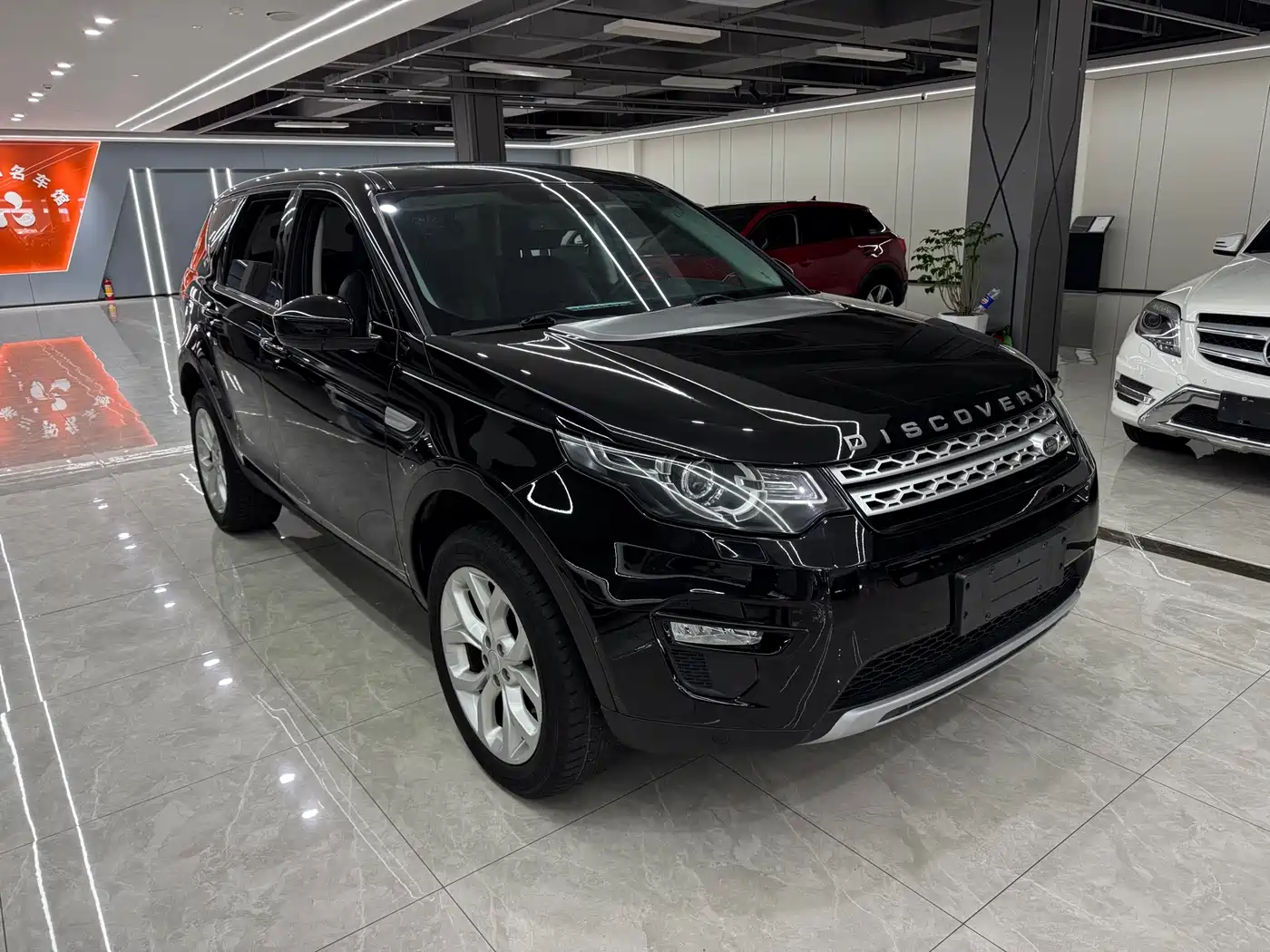 Land Rover Discovery Sport 2016 2.0T HSE фото 3