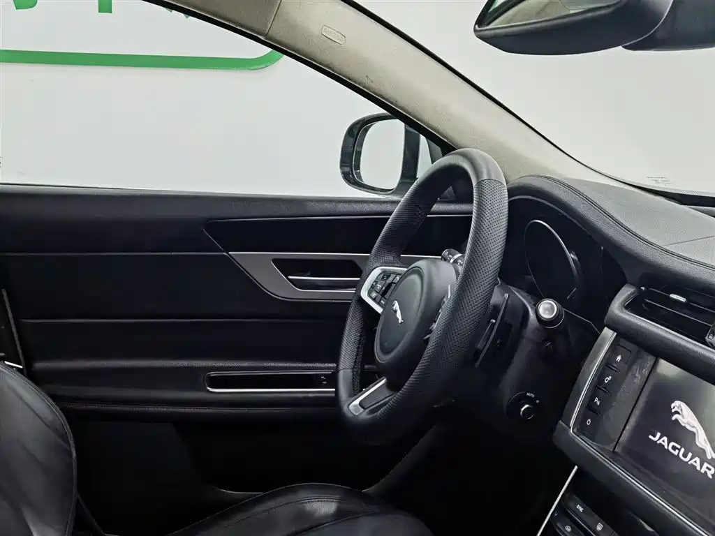 Jaguar XFL 2018 XFL 2.0T 200PS Elegance фото 22