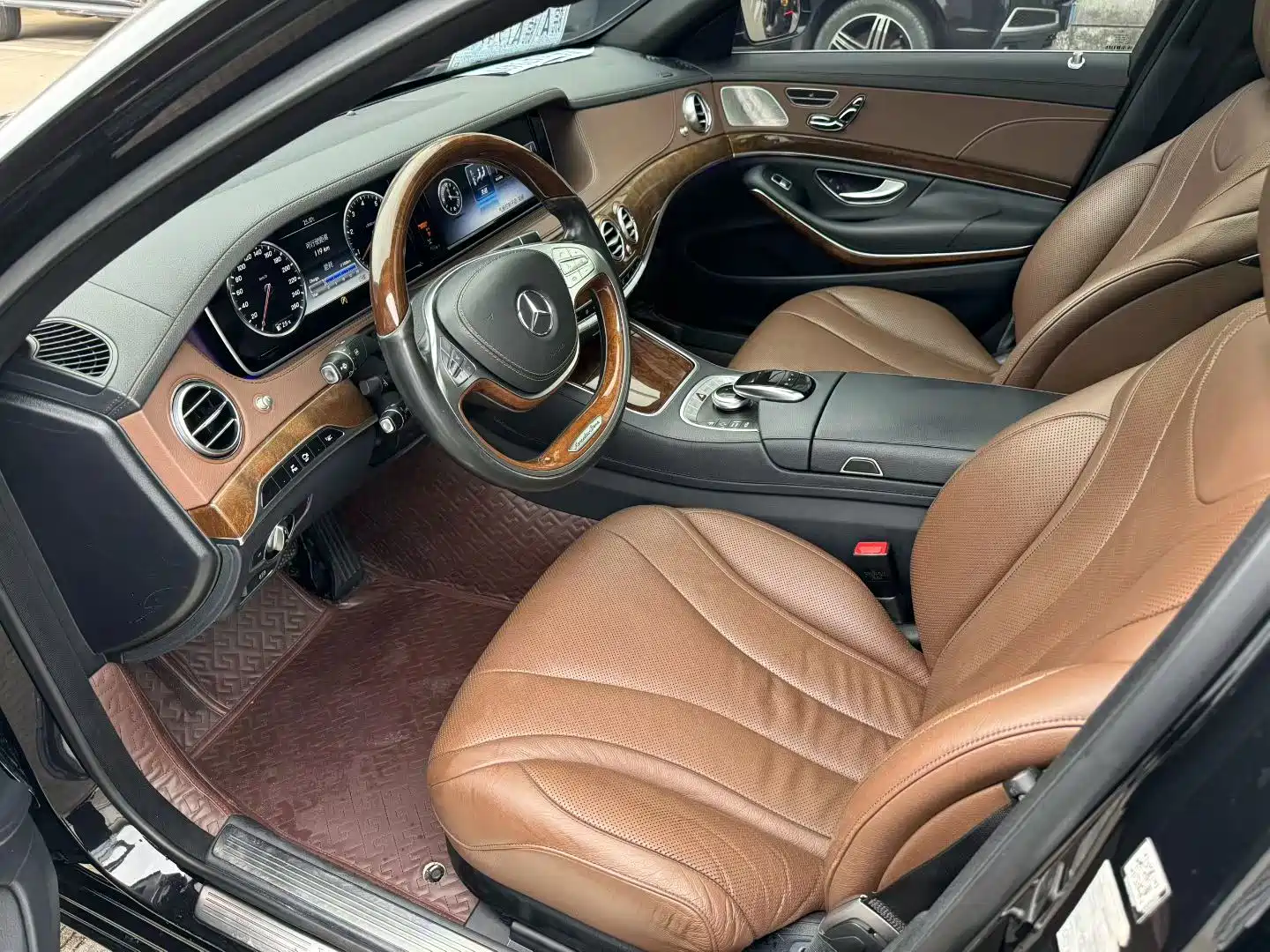 Photo 3 - Mercedes-Benz S-Class