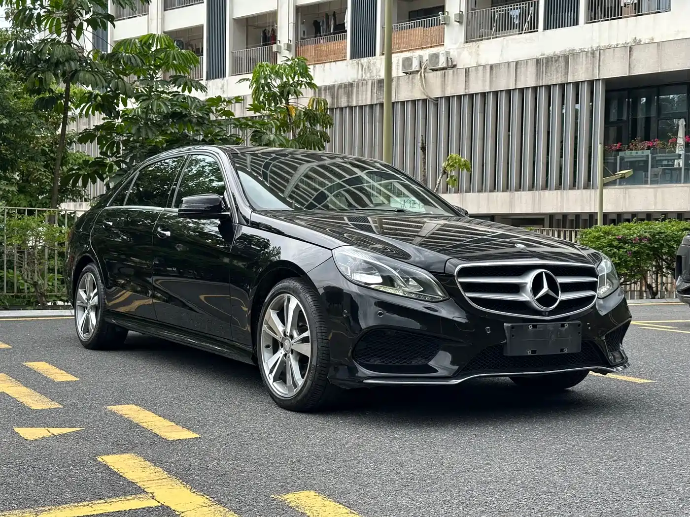 Mercedes-Benz E-Class 2015 E 320 L 4MATIC фото 3