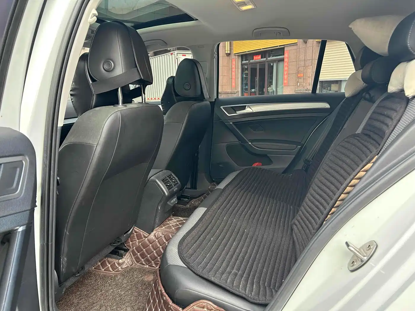 Volkswagen Golf 2020 Beloved Edition 280TSI DSG Comfort фото 12