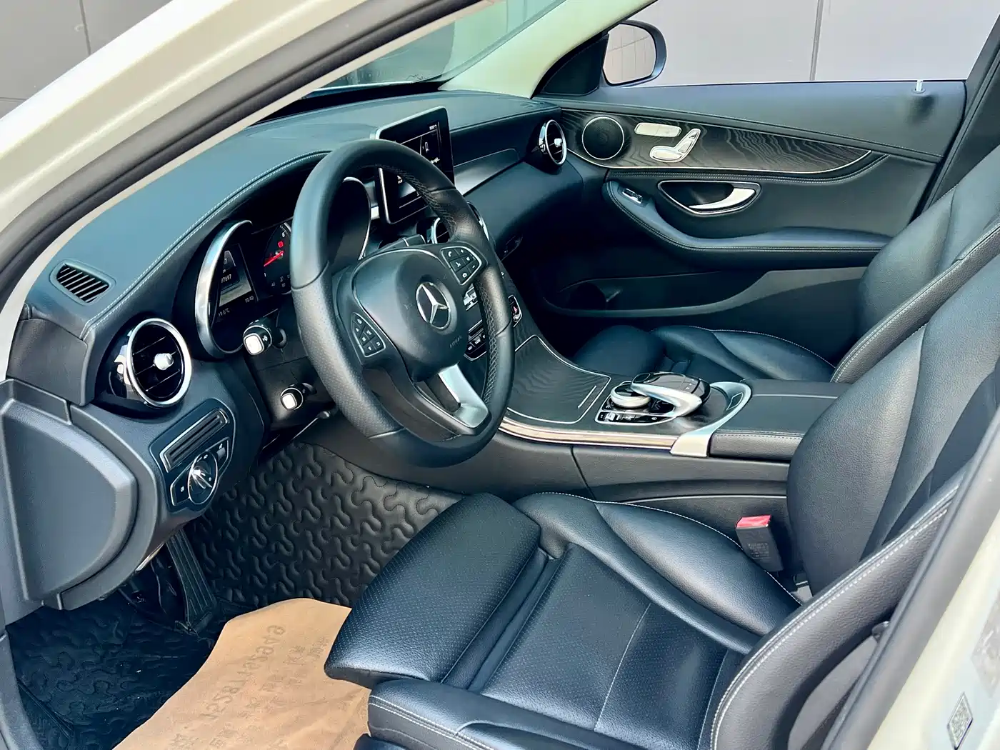 Mercedes-Benz C-Class 2017 Facelift C 200 L Sport Edition фото 30