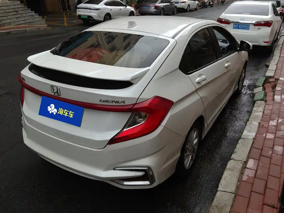 Honda Gienia 2017 2017 1.5L CVT Classic Edition