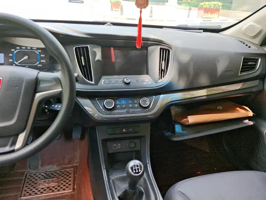 Roewe 360 2017 2017 1.5L Manual Luxury Edition