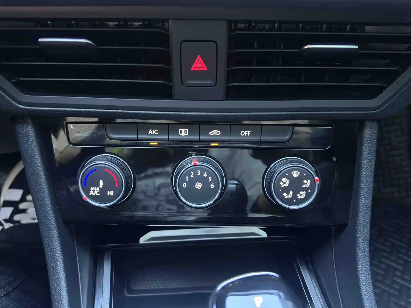 Volkswagen Sagitar 2022 280TSI DSG Surpassing Edition фото 14