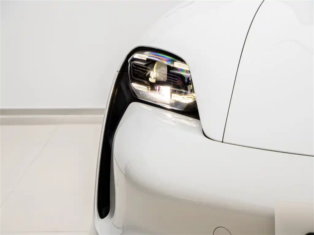 Porsche Taycan 2022 Facelift Taycan фото 14