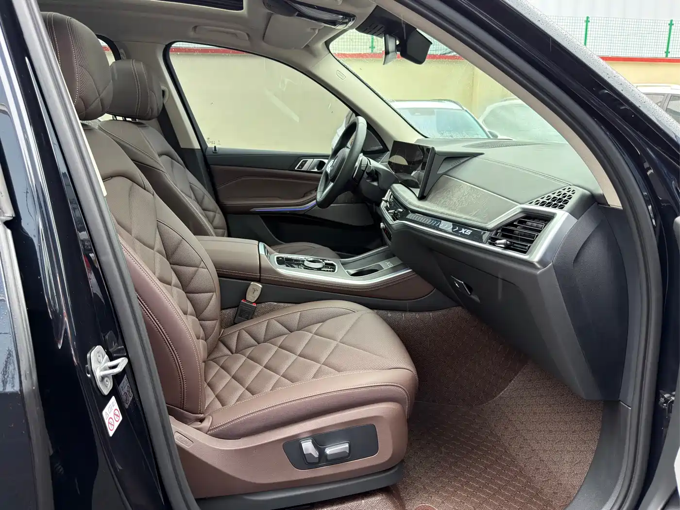BMW X5 2023 xDrive 30Li Premium M Sport Black Night Package фото 13