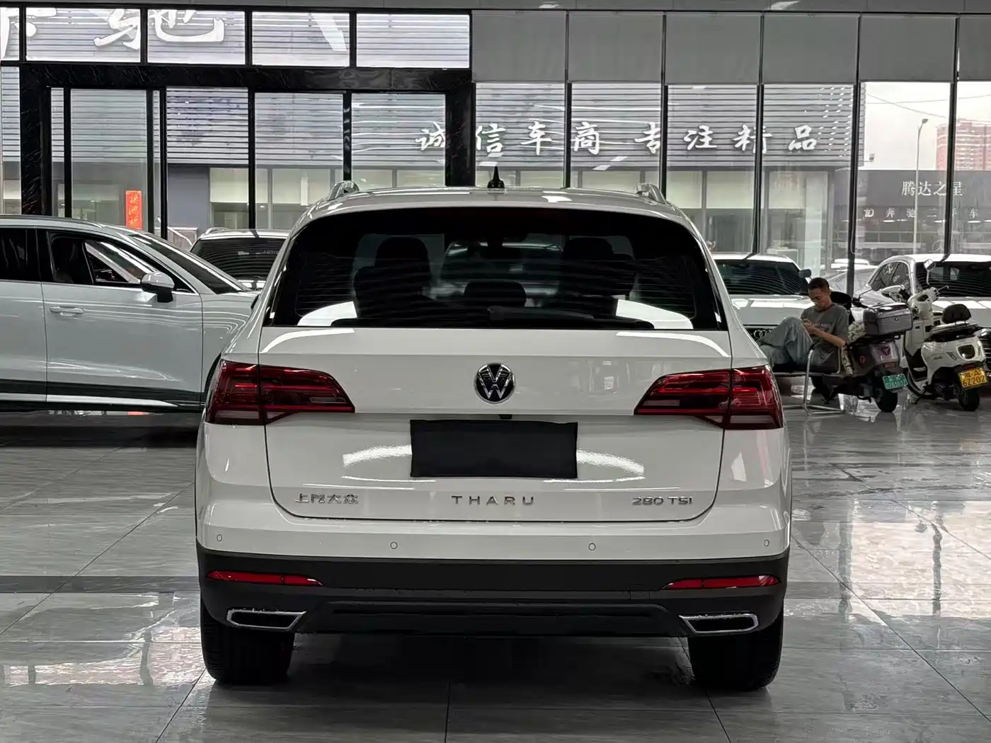 Volkswagen Tharu 2022 280TSI FWD Luxury Edition фото 11