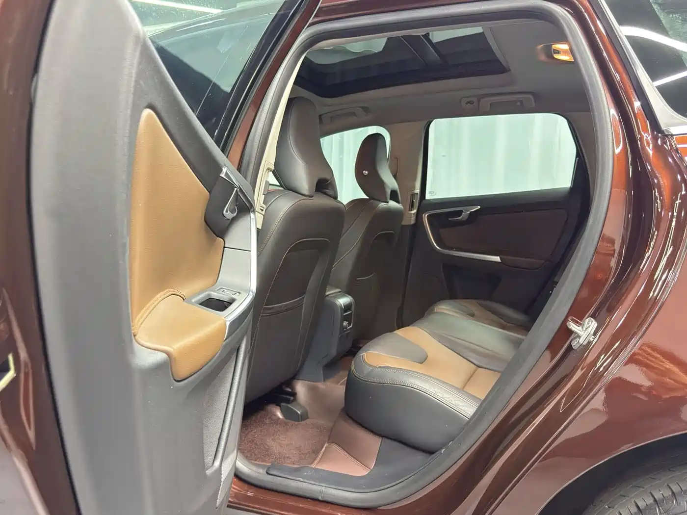 Фото 13 - Volvo XC60