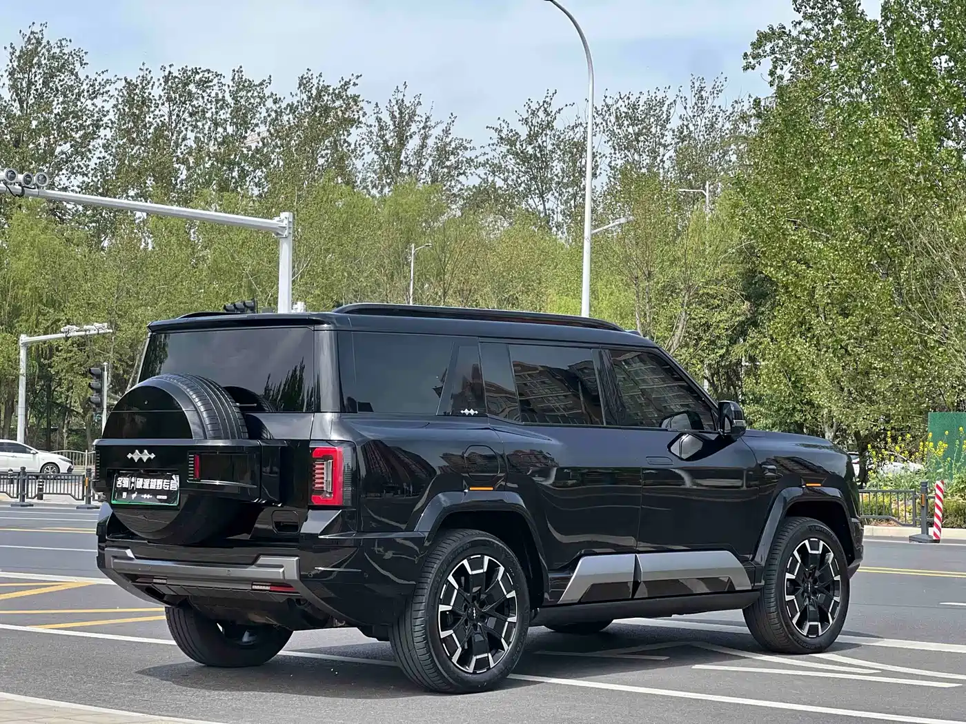 Fang Cheng Bao Leopard 8 2025 2025 Zhiyong Flagship 7-Seater