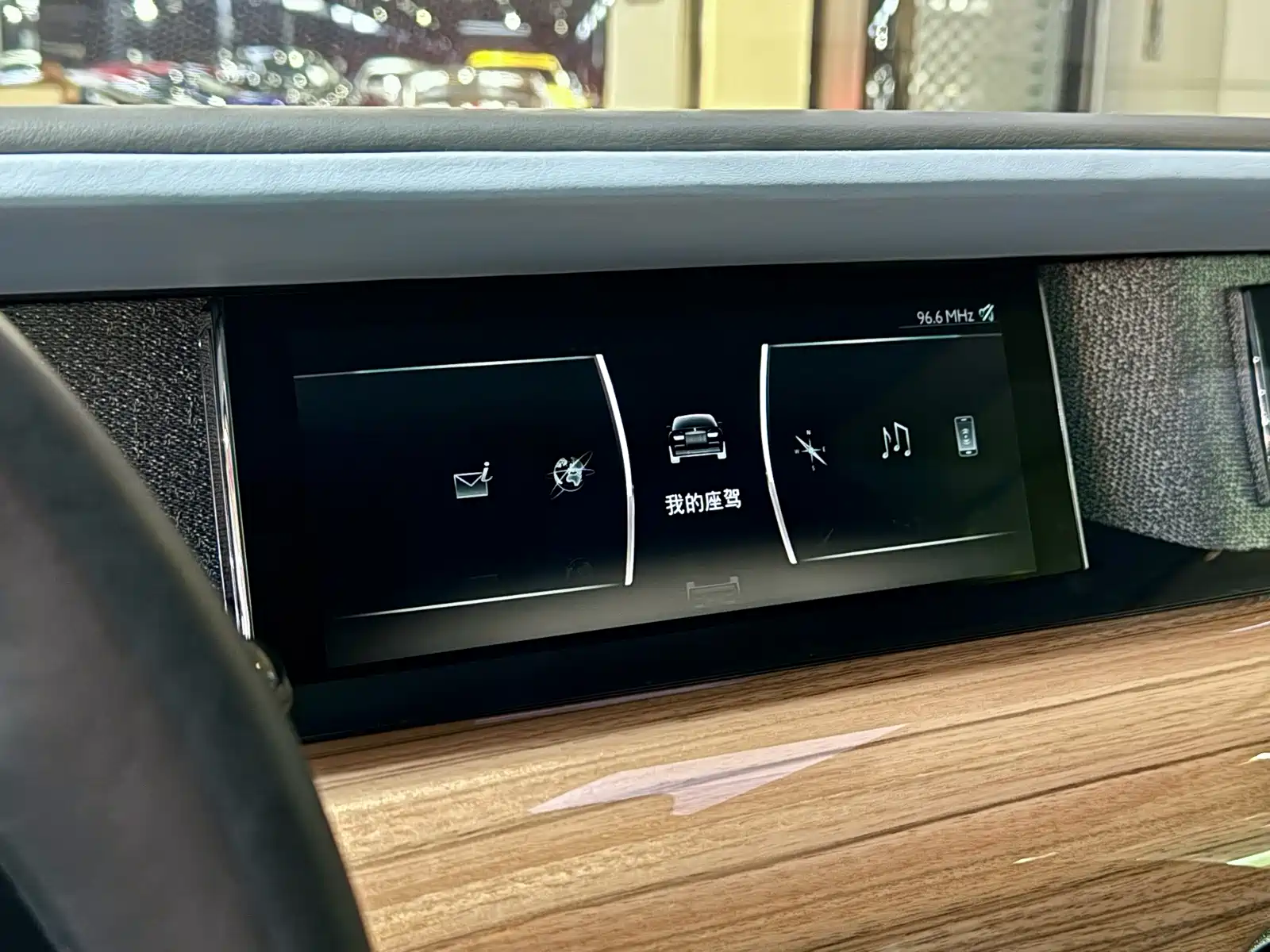 Фото 12 - Rolls-Royce Phantom