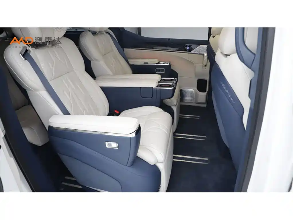 ZEEKR 009 2025 2024 6-seat Executive AWD 108kWh