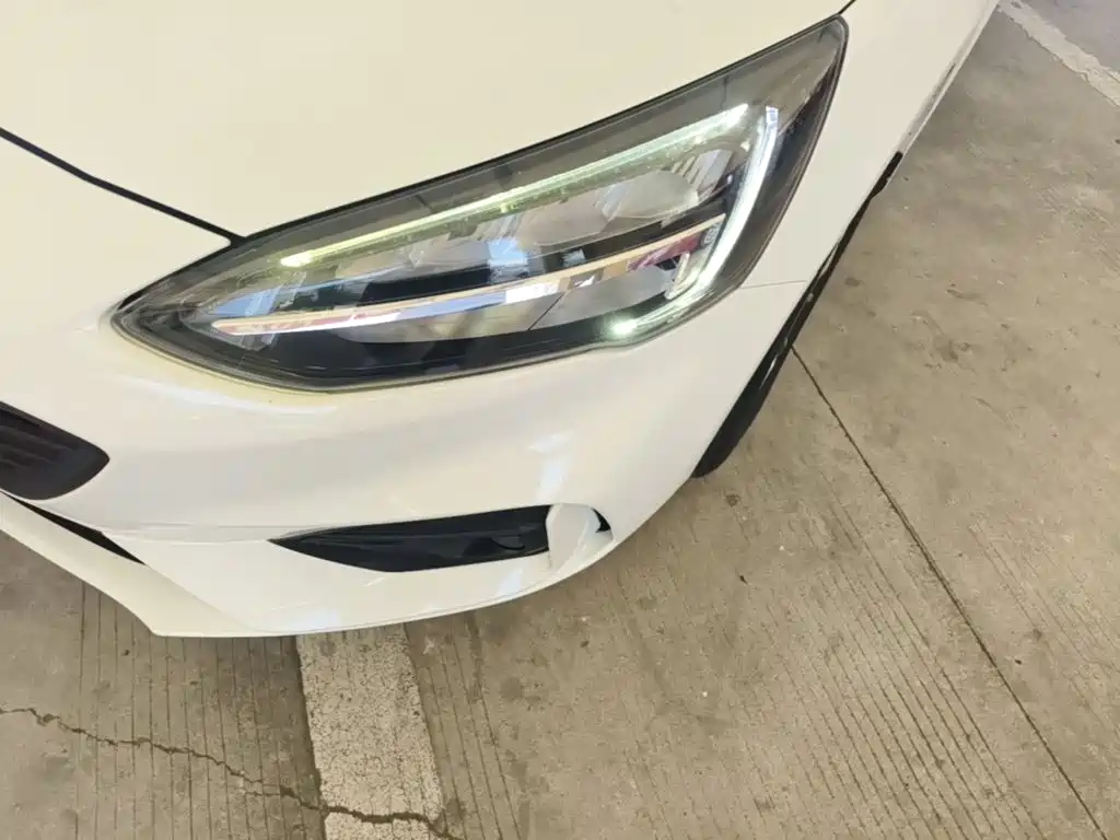 Ford Focus 2022 2021 Hatchback EcoBoost 180 Auto Trend