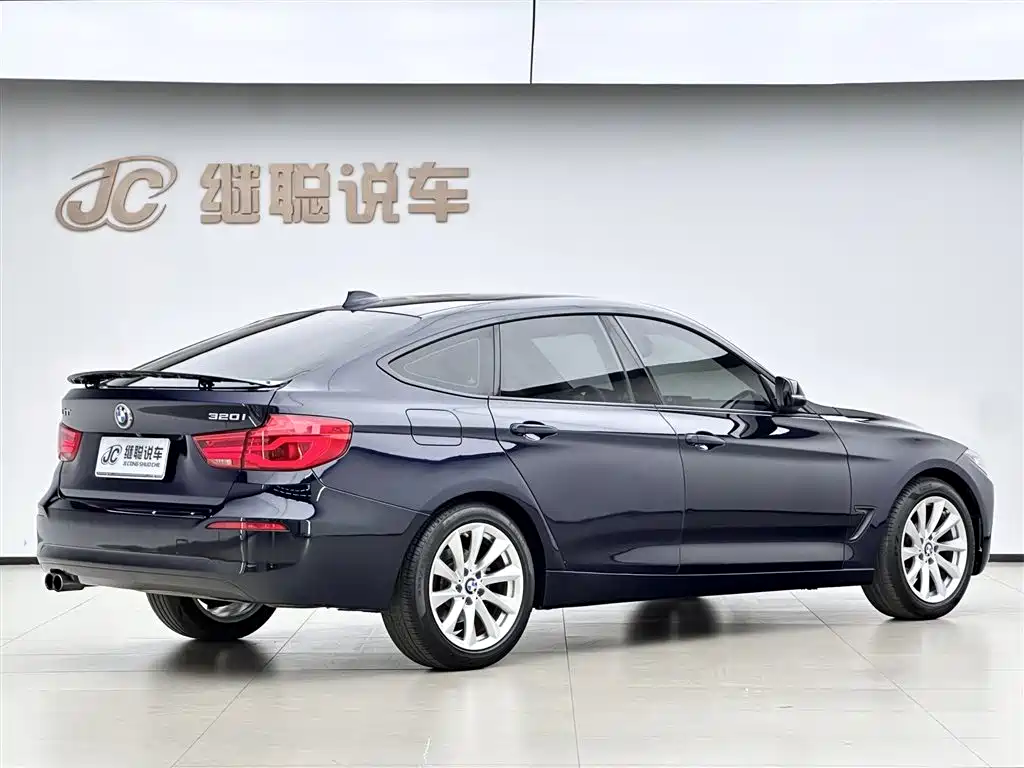 BMW 3 Series GT 2019 320i Fashion Model фото 5