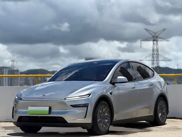 Tesla Model Y L 2025 Facelift Long Range AWD