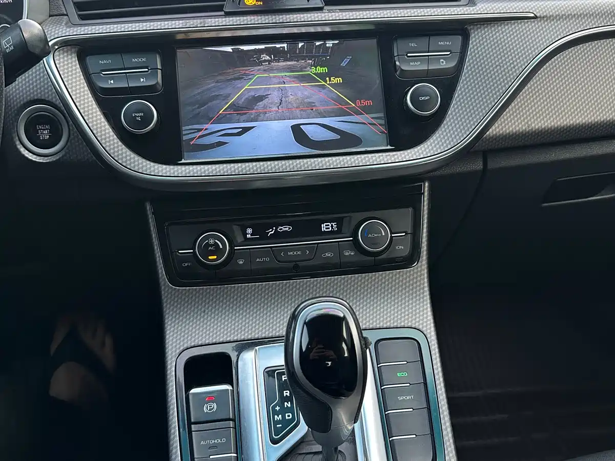 Фото 9 - Geely Emgrand GS