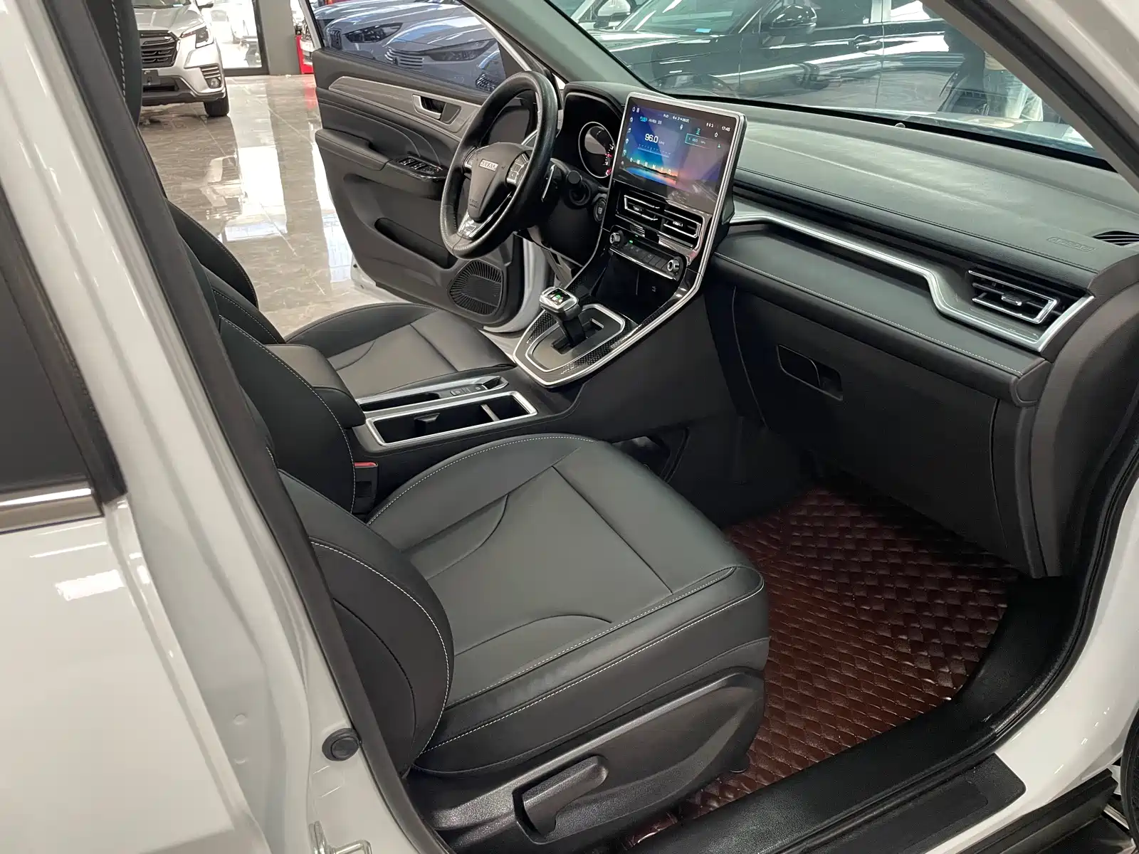 Фото 7 - Haval M6