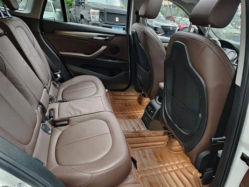 BMW X1 2019 xDrive20Li Premium Model фото 10