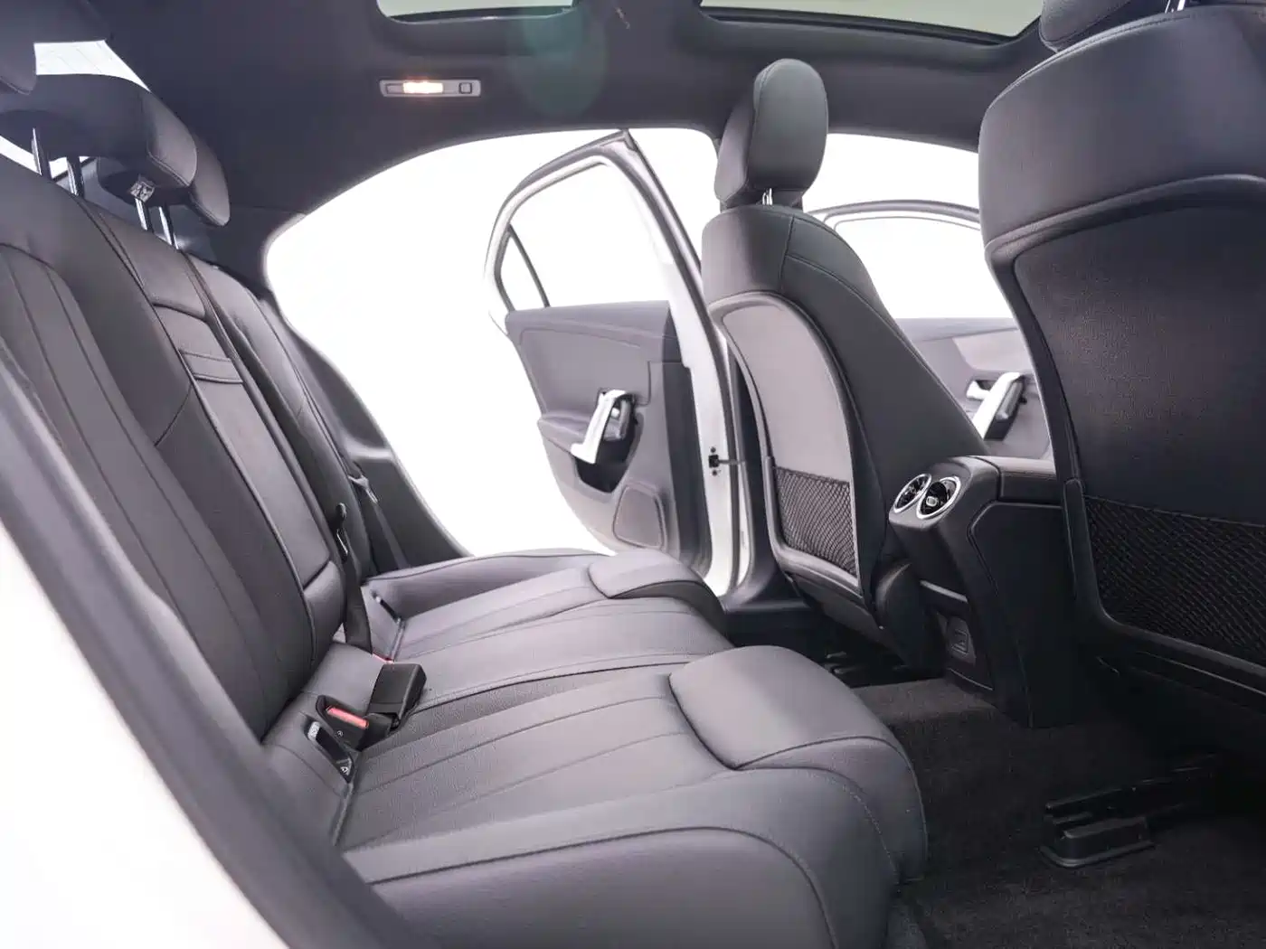 Mercedes-Benz A-Class 2022 Facelift A 200 L Sport Sedan Dynamic фото 26