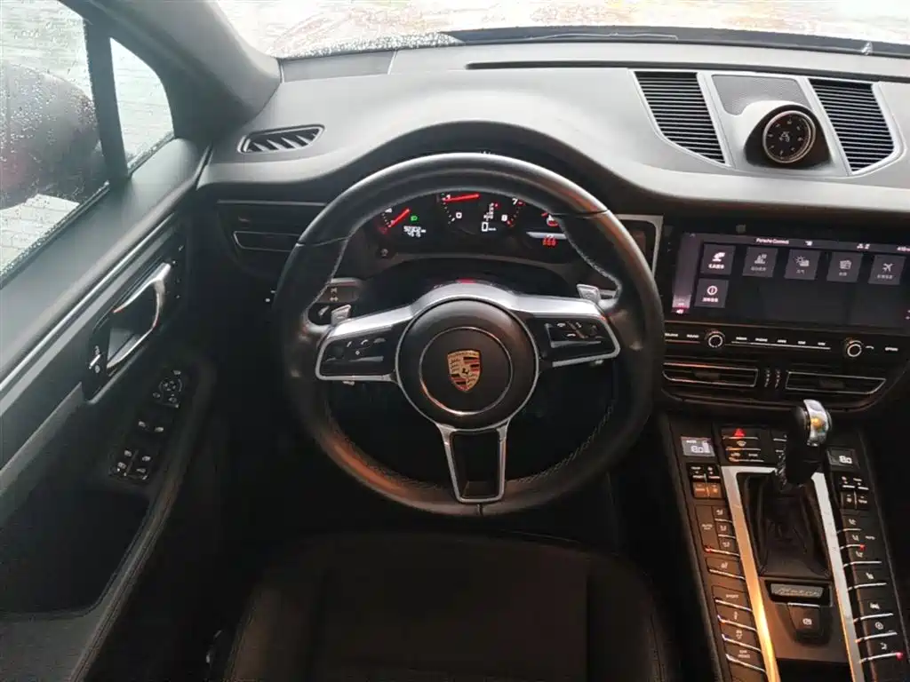 Porsche Macan 2018 Macan 2.0T фото 17
