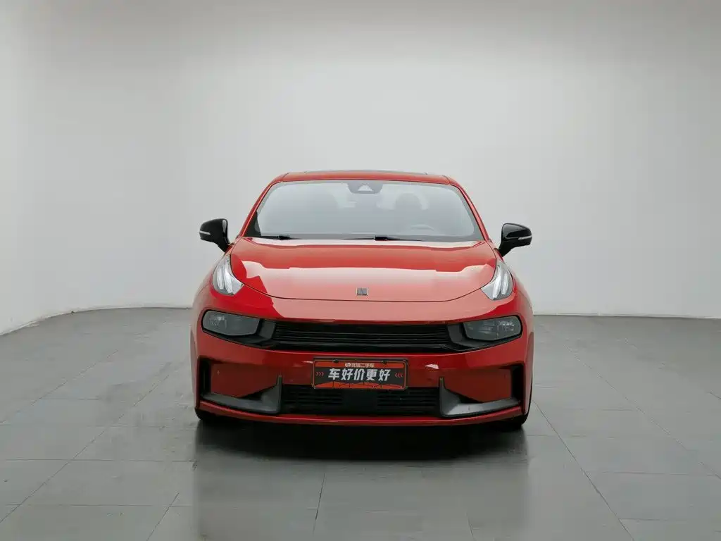 Фото 3 - Lynk & Co 03