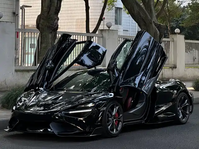 MCLAREN 720S