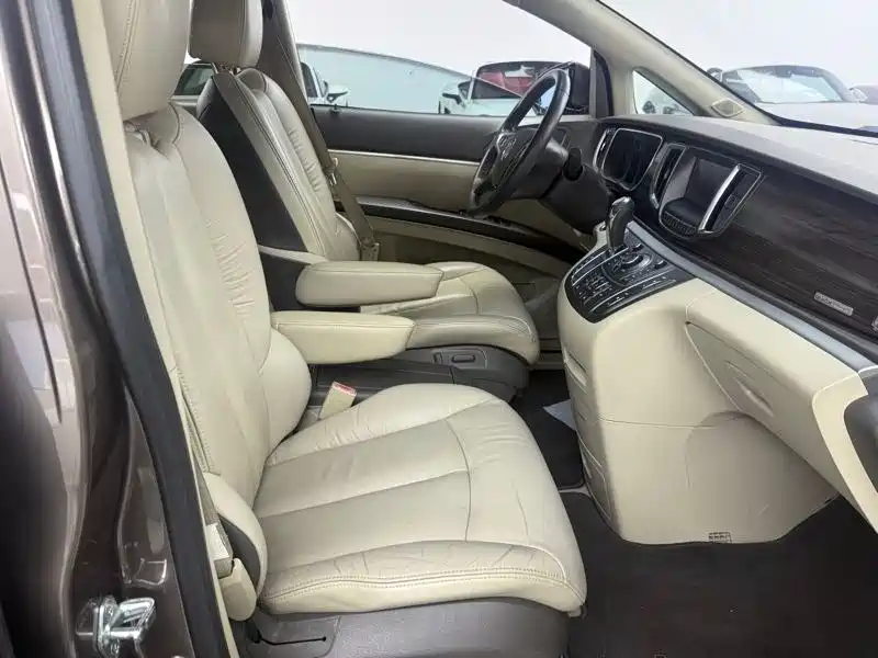 Buick GL8 2011 3.0L XT Luxury Business Flagship фото 8
