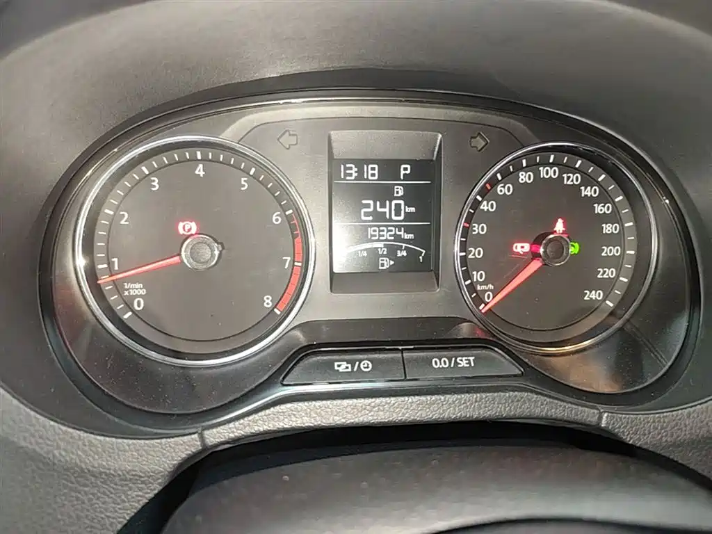 Volkswagen Polo 2016 1.6L Automatic Comfort фото 12