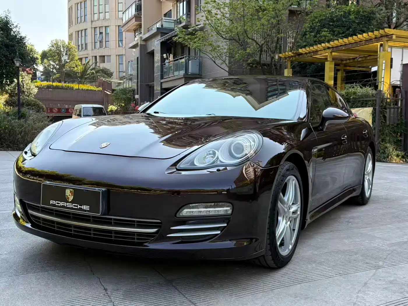 Porsche Panamera 2013 Panamera 4 Platinum Edition 3.6L фото 23