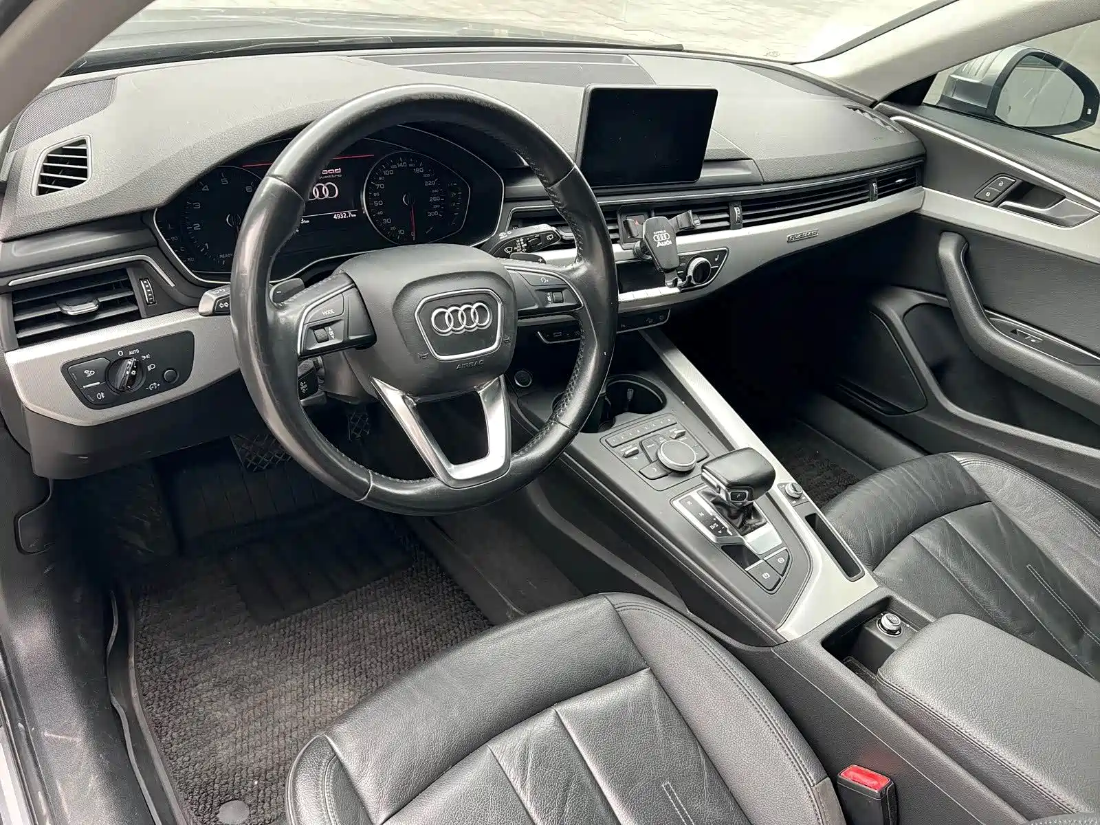 Фото 5 - Audi A4 (Import)