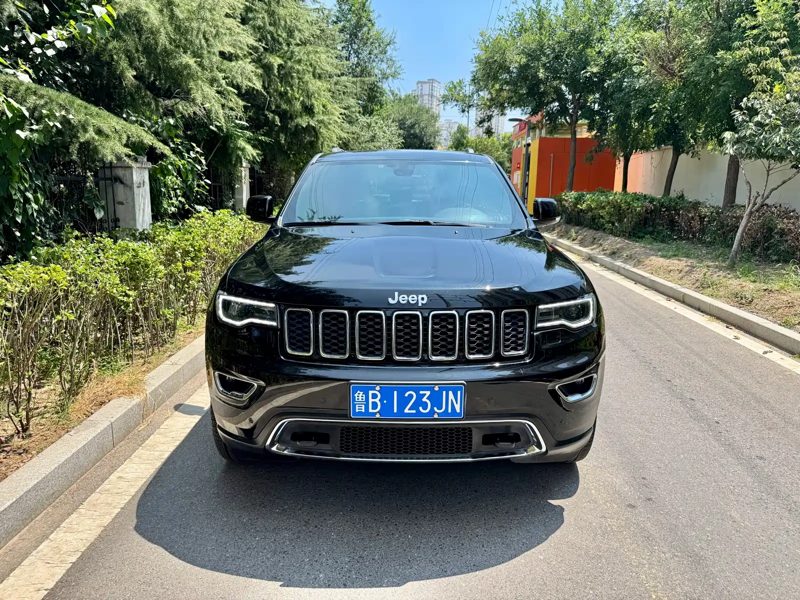 صورة 4 - Jeep Grand Cherokee (Import)