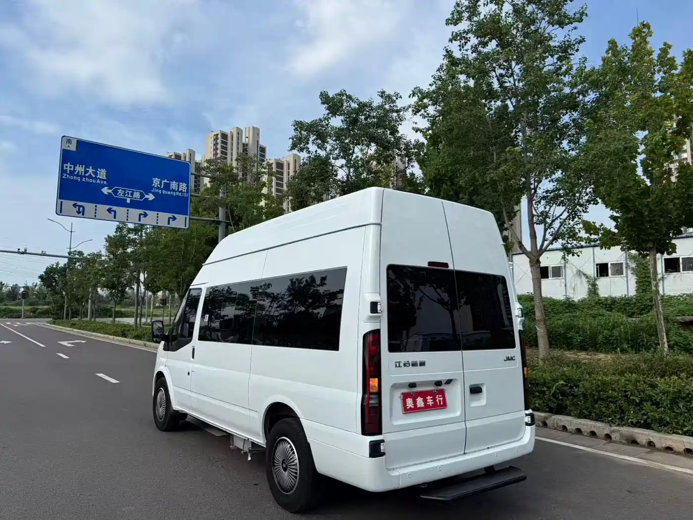 Jiangling JMC Fushun 2024 2022 2.0T Manual Multi-purpose Passenger Vehicle Medium Wheelbase High Roof 6-7 seater