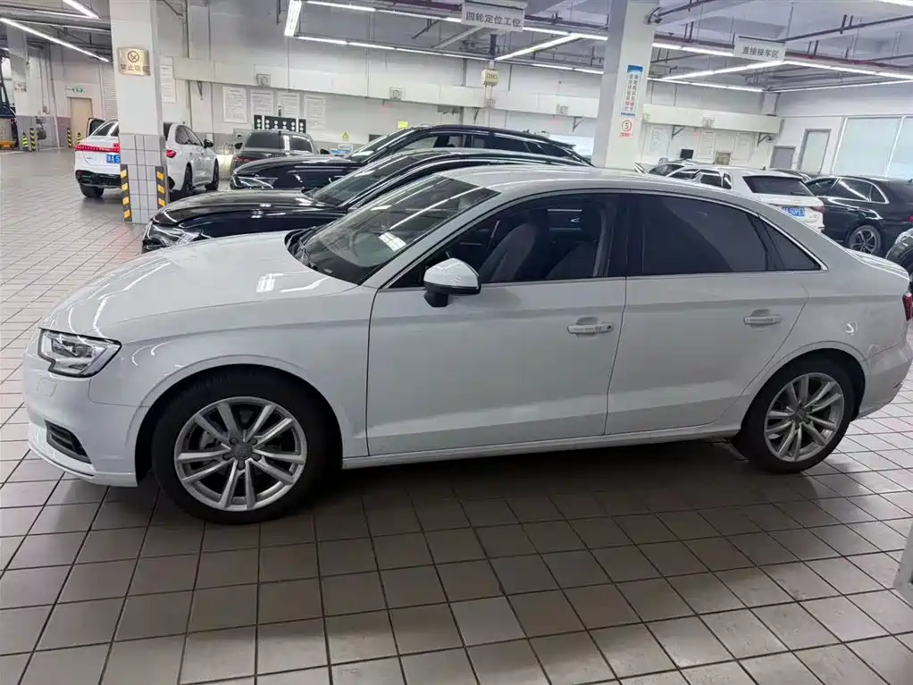 Photo 3 - Audi A3